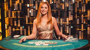innwa8 ကာစီနိုဂိမ်းများ Baccarat Roulette ကစားနေသည့် မြင်ကွင်း